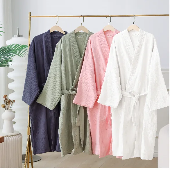 Combed Cotton Bathrobe (Hanging Shot)